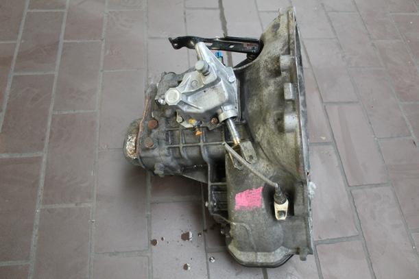 Foto: SCHALTGETRIEBE 5-GANG eines Opel Astra S