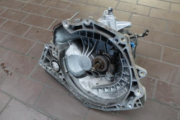 Foto: SCHALTGETRIEBE 5-GANG eines Opel Astra S
