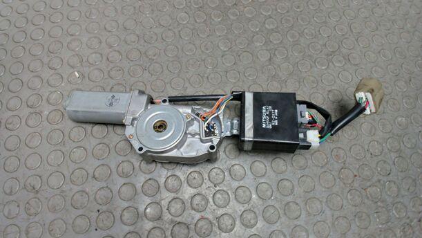 Foto: SCHIEBEDACHMOTOR eines Subaru Outback H6-3.0