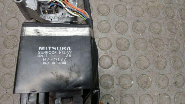 Foto: SCHIEBEDACHMOTOR eines Subaru Outback H6-3.0