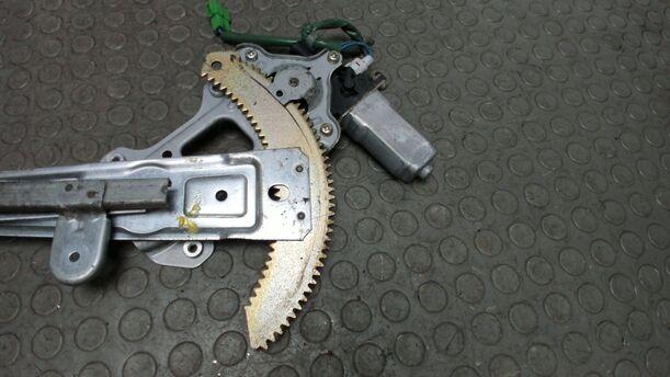 Foto: FENSTERHEBER ELEKTRISCH VORN LINKS eines Subaru Outback H6-3.0