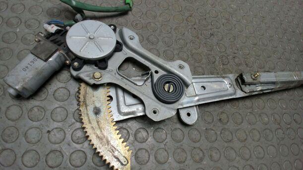 Foto: FENSTERHEBER ELEKTRISCH VORN LINKS eines Subaru Outback H6-3.0