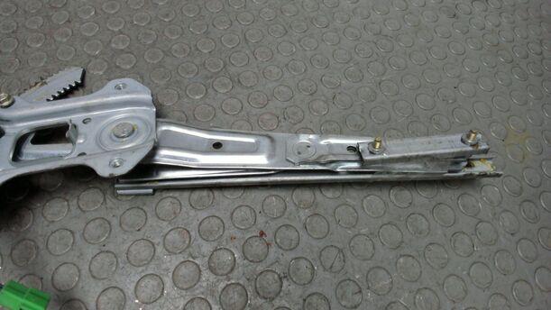 Foto: FENSTERHEBER ELEKTRISCH HINTEN RECHTS eines Subaru Outback H6-3.0