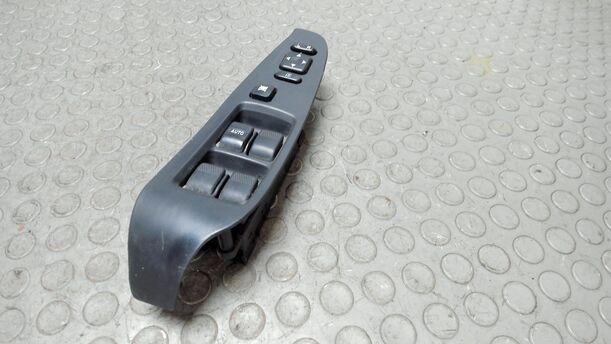 Foto: FENSTERHEBERSCHALTER eines Subaru Outback H6-3.0