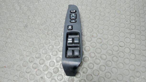 Foto: FENSTERHEBERSCHALTER eines Subaru Outback H6-3.0