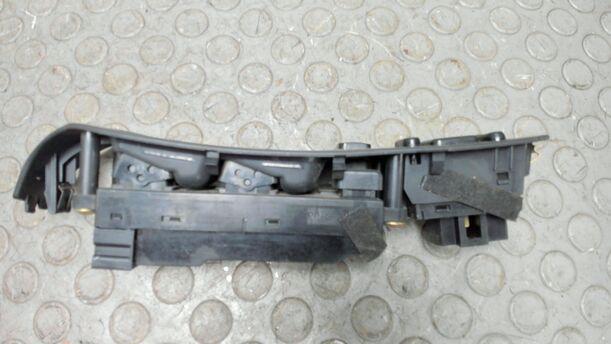Foto: FENSTERHEBERSCHALTER eines Subaru Outback H6-3.0