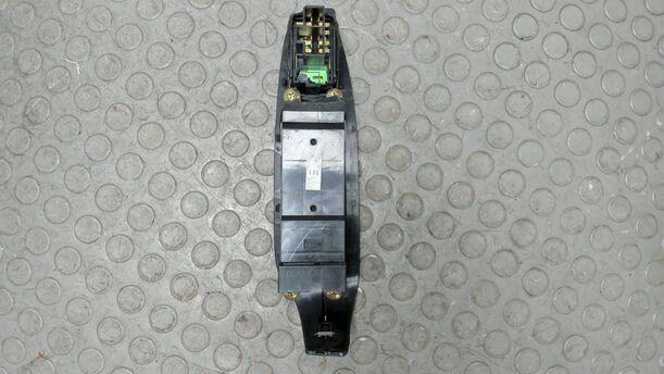 Foto: FENSTERHEBERSCHALTER eines Subaru Outback H6-3.0