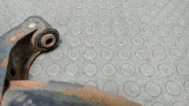 Foto: QUERLENKER VORN LINKS eines Subaru Outback H6-3.0