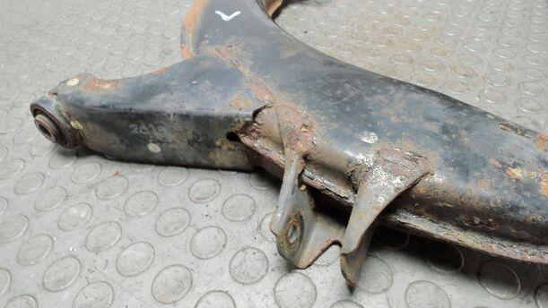 Foto: QUERLENKER VORN LINKS eines Subaru Outback H6-3.0