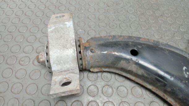 Foto: QUERLENKER VORN RECHTS eines Subaru Outback H6-3.0