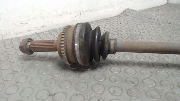 Foto: ANTRIEBSWELLE HINTEN LINKS eines Subaru Outback H6-3.0