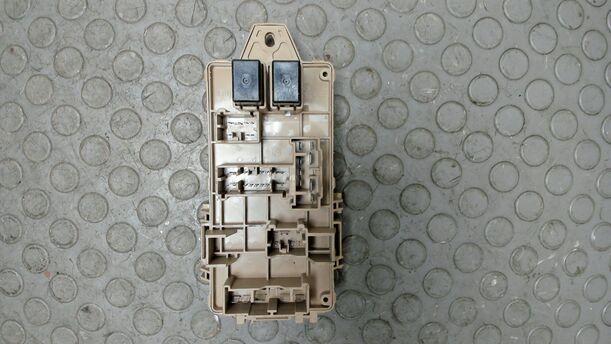 Foto: SICHERUNGSKASTEN eines Subaru Outback H6-3.0