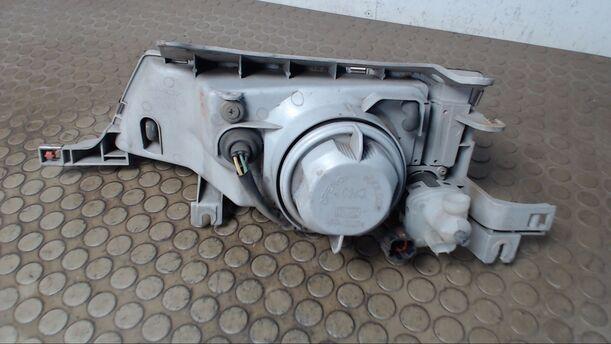 Foto: SCHEINWERFER RECHTS eines Daewoo Nexia 1.5 S