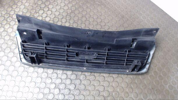 Foto: KÜHLERGRILL eines Daewoo Nexia 1.5 S