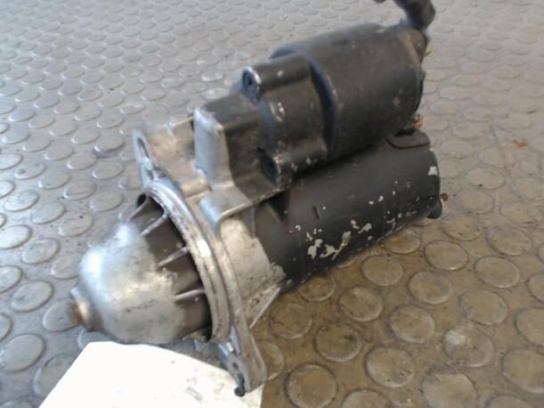 Foto: ANLASSER / STARTER BOSCH eines Opel Vectra Top