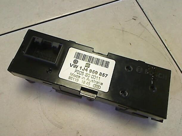 Foto: FENSTERHEBERSCHALTER eines VW Golf 1.4 S