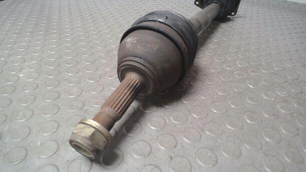 Foto: ANTRIEBSWELLE LINKS eines Renault R 21 Nevada 1.8 S