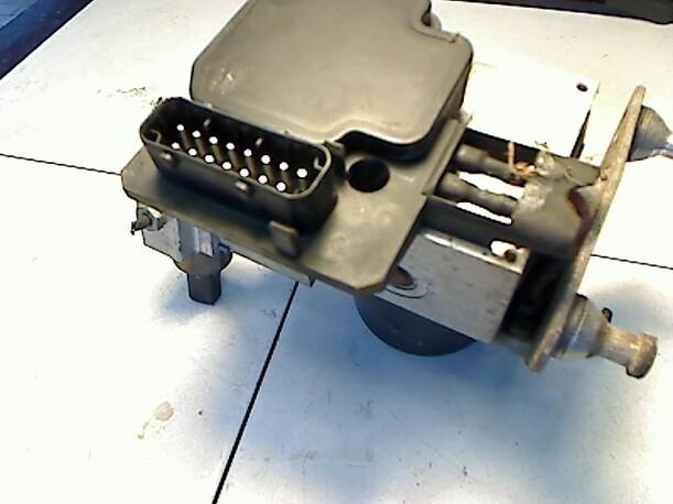 Foto: HAUPTBREMSAGGREGAT ABS eines Mercedes-Benz A 160 S