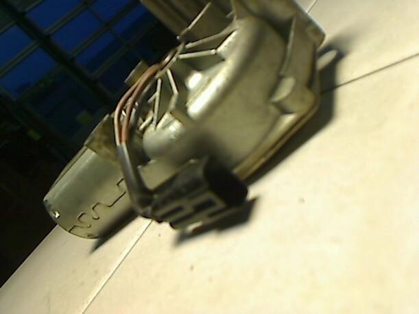 Foto: SCHEIBENWISCHERMOTOR HINTEN eines Chrysler Voyager 2.0 S
