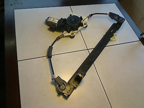 Foto: FENSTERHEBER ELEKTR. VORN LINKS eines Alfa Romeo 156 Sportwagon 2.0 JTS S