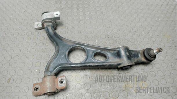 Foto: QUERLENKER VORNE RECHTS eines Alfa Romeo 156 Sportwagon 2.0 JTS S