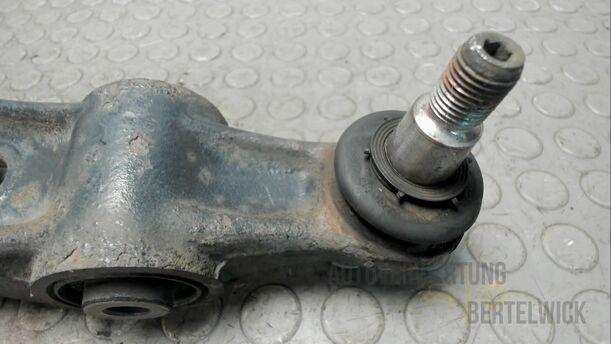 Foto: QUERLENKER VORNE RECHTS eines Alfa Romeo 156 Sportwagon 2.0 JTS S