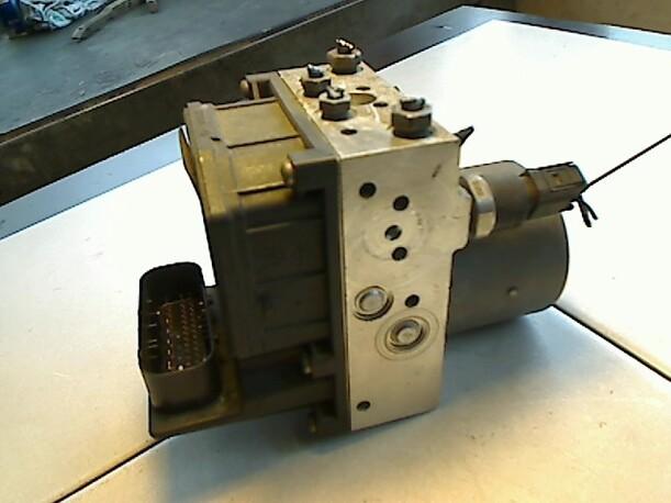Foto: HAUPTBREMSAGGREGAT ABS eines Alfa Romeo 156 Sportwagon 2.0 JTS S