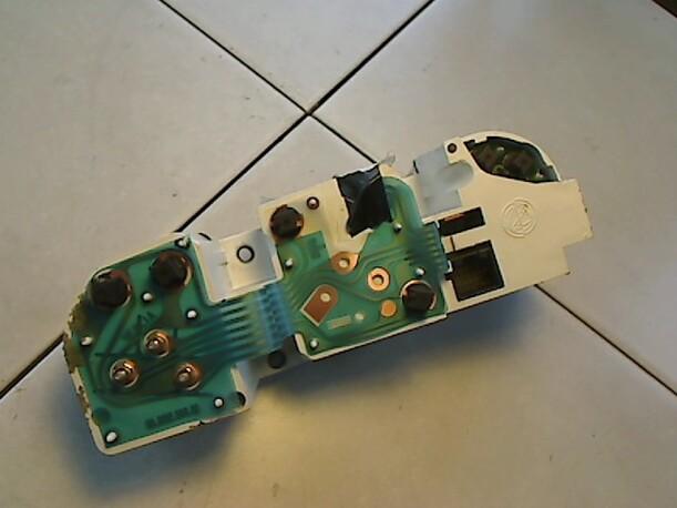 Foto: ZUSATZINSTRUMENT eines Alfa Romeo 156 Sportwagon 2.0 JTS S