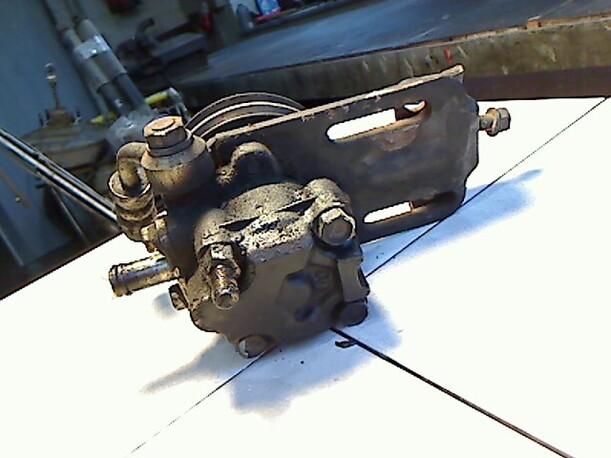 Foto: LENKGETRIEBEPUMPE eines Opel Monterey S