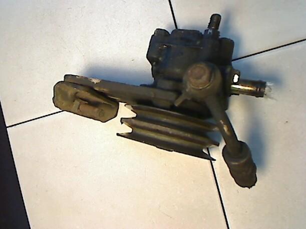 Foto: LENKGETRIEBEPUMPE eines Opel Monterey S