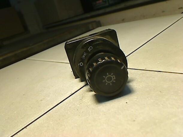 Foto: LICHTSCHALTER eines Opel Monterey S