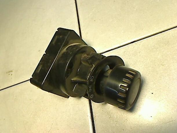 Foto: LICHTSCHALTER eines Opel Monterey S