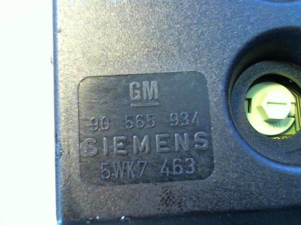 Foto: DISPLAY/BOARDCOMPUTER eines Opel Omega Caravan 2.5 TD