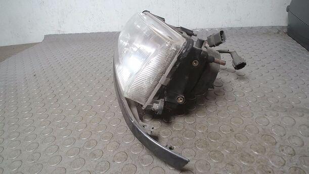 Foto: SCHEINWERFER LINKS eines Nissan Primera S