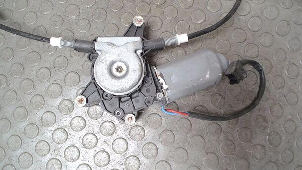 Foto: FENSTERHEBER HINTEN LINKS eines Nissan Primera S