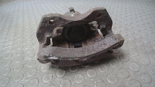 Foto: BREMSSATTEL VORN LINKS eines Nissan Primera S