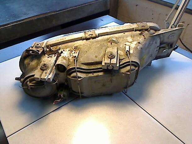 Foto: SCHEINWERFER LINKS eines Mazda 121 S