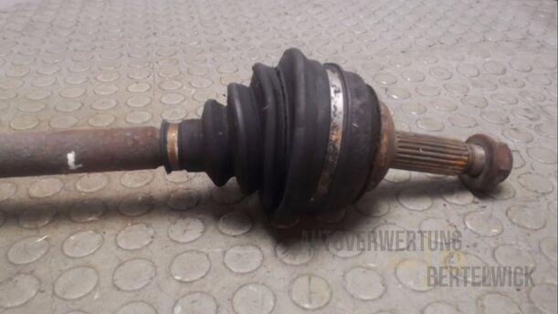 Foto: ANTRIEBSWELLE LINKS eines Skoda Felicia 1.6 S