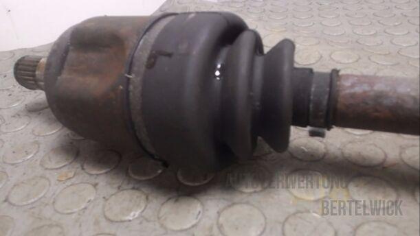 Foto: ANTRIEBSWELLE LINKS eines Skoda Felicia 1.6 S
