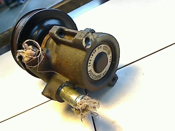 Foto: LENKGETRIEBEPUMPE eines VW Golf 1.6