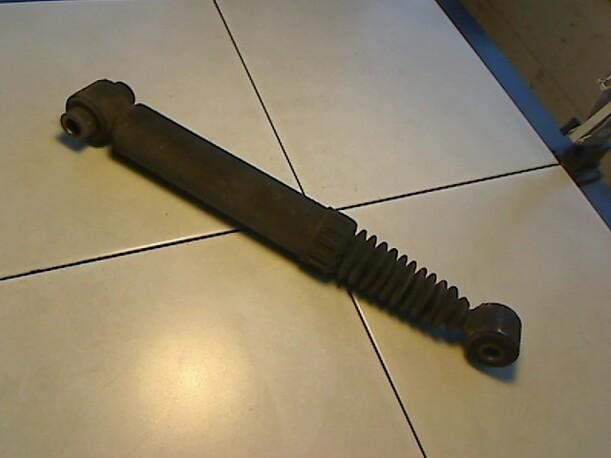 Foto: STOSSDÄMPFER HINTEN LINKS eines Peugeot 206 75