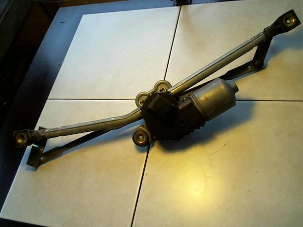 Foto: SCHEIBENWISCHERMOTOR VORN eines Ford Mondeo 1.8 Turnier