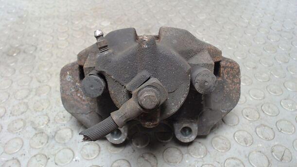 Foto: BREMSSATTEL VORN LINKS eines Saab 9-3 2.3i