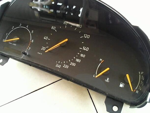 Foto: TACHOEINHEIT eines Saab 9-3 2.3i