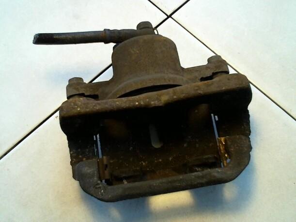 Foto: BREMSSATTEL VORN LINKS eines Toyota Yaris 1.0