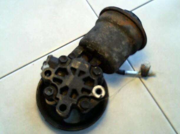 Foto: LENKGETRIEBEPUMPE eines Toyota Yaris 1.0