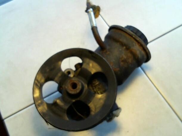 Foto: LENKGETRIEBEPUMPE eines Toyota Yaris 1.0