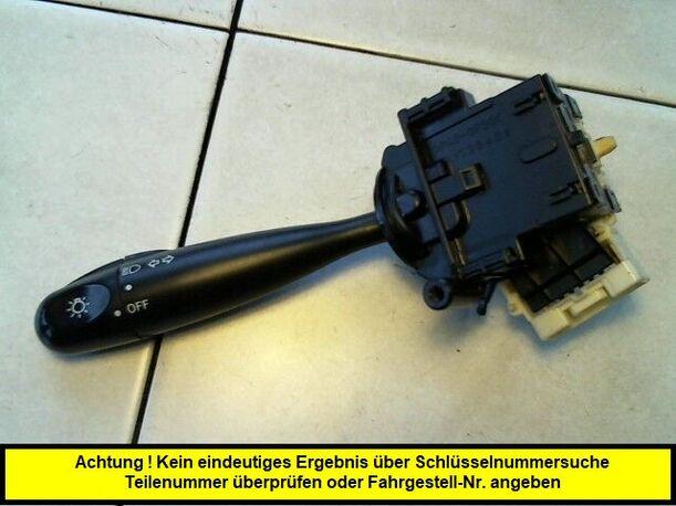 Foto: BLINKSCHALTER/KOMBISCHALTER L eines Toyota Yaris 1.0