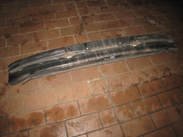 Foto: VERSTÄRKUNG VORN eines Ford Galaxy