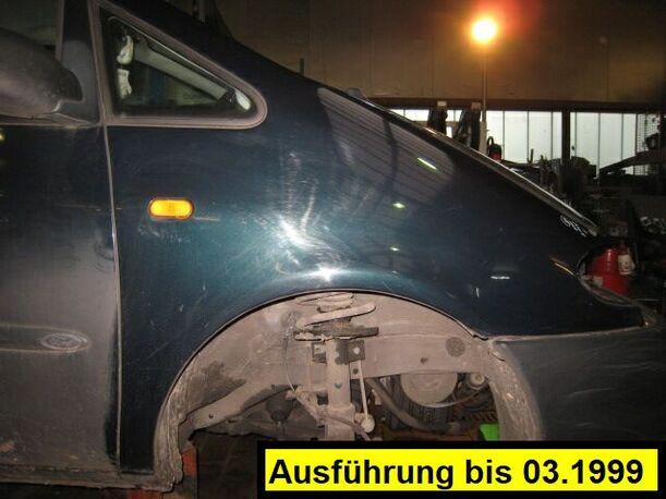 Foto: KOTFLÜGEL RECHTS eines Ford Galaxy